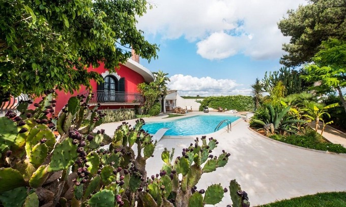 Mazara del Vallo Villa | Villa Samantha, Luxury Villa less than 1km from the beach