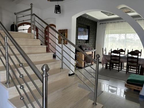 Sahel Chamali Villa | Villa spacieuse avec jardin & vue mer