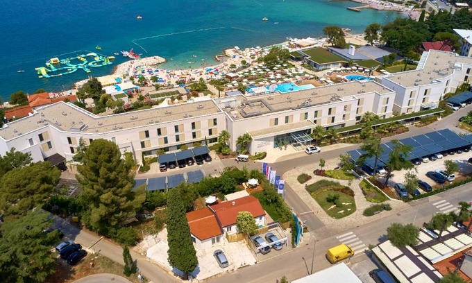 Porec Villa | Villa Spadici next to the sea