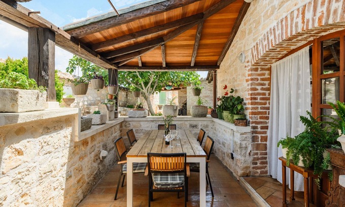 Baderna Cottage | Villa Suna with private pool in Istrien