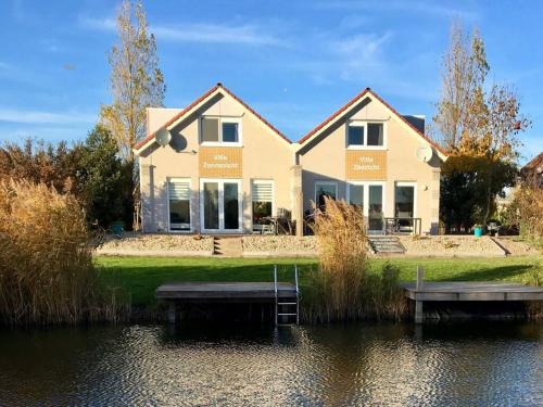 Makkum House | Villa Sunlight Comfortable Vacation Home