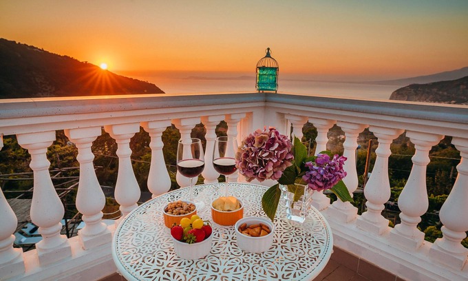 Colli di Fontanelle Villa | Villa Tina with Private Pool, Sea View, Terraces and Parking