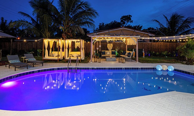 Pembroke Pines House | Villa Velvet
