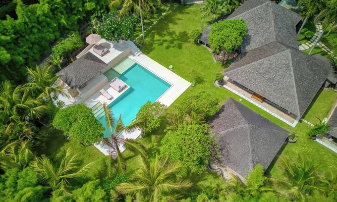 Petitenget Villa | Villa Venice - 2000m2 Garden, right behind beach