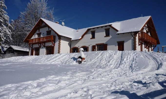 Lipno nad Vltavou House | Villa Victoria - spacious house & garden & sauna, near lake & ski resort