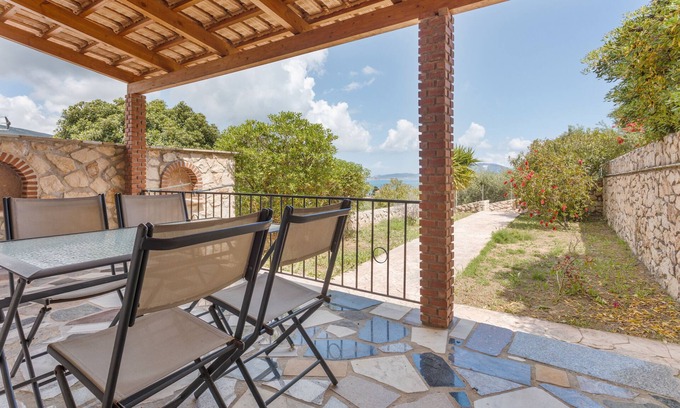 Limni Keri Villa | Villa 'Violeta' with Sea View, Wi-Fi and Air Conditioning