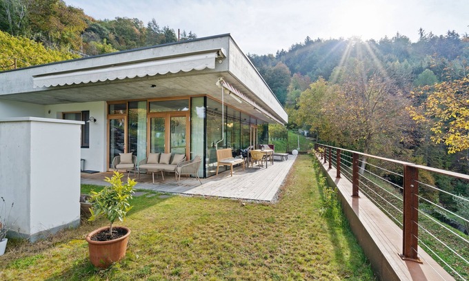 Bressanone Apartment | Villa "Vogelnest” with Mountain View, Wi-Fi, Terrace & Garden