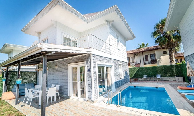 Ciftlik Villa | Villa w Private Pool Garden 5 min to Beach