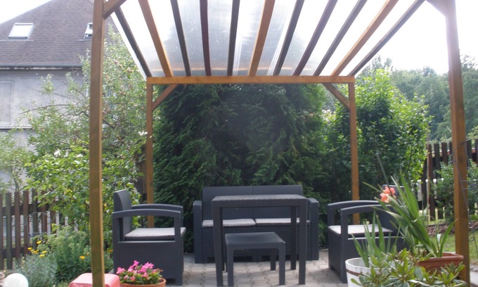 Decin Apartment | Villa with a garden, pets are welcome