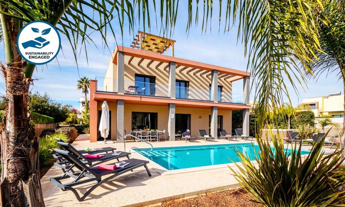Armacao de Pera Villa | Villa with heatable pool, 2 jacuzzis & BBQ