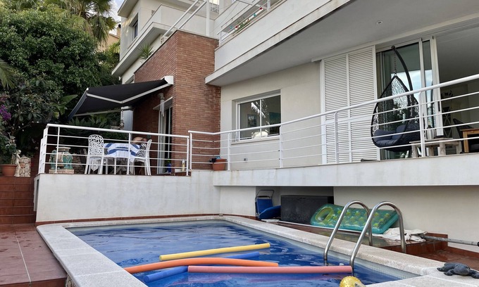 Sitges House | Villa with pool, sea and mountain views. Walking distance to the center and the beach.