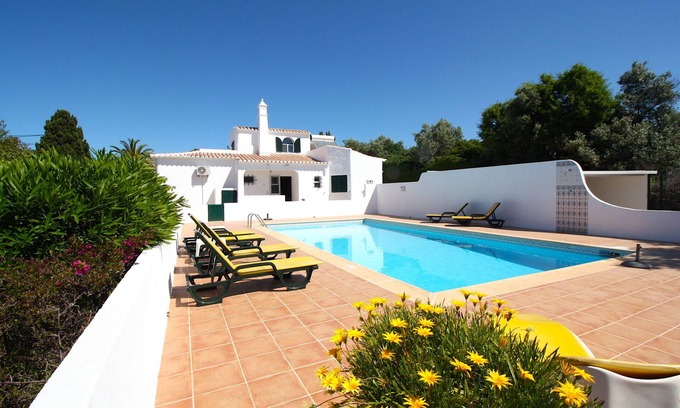 Mato Serrao Villa | Villa with private pool walking distance to amenities, beaches, town center