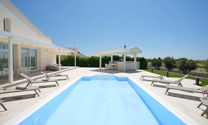 Modica Apartment | Villa with swimming pool in the Modica countryside
