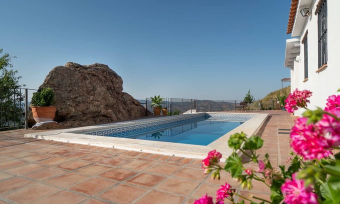Colmenar Villa | Villa with views and private pool near Malaga.