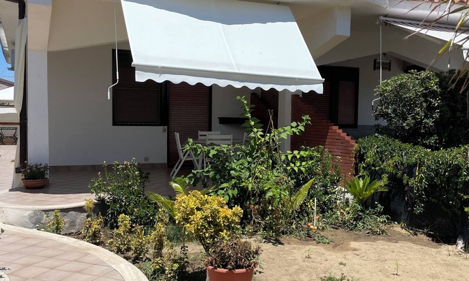 Agnone Bagni House | VillaAcacieCapì a few dozen meters from the sea