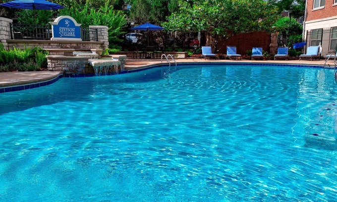 Corryville Apartment | Village 2BD 6 - Two Bedroom Apartment, Sleeps 4