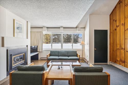 Stowe Area House | Village Green 8D