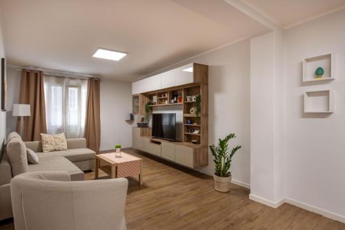Ruggero Settimo Apartment | Villareale Flat - Palermo City Center Free Parking
