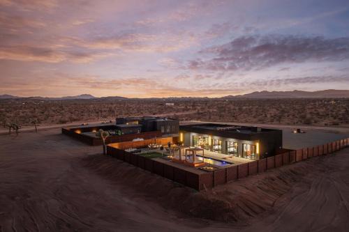 Joshua Tree Villa | Villas Pool-Spa- Fire pit- Golf