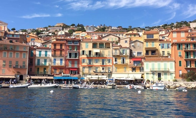 Villefranche-sur-Mer Apartment | Villefranche centre, 3 bed waterfront, very large, quiet, No stairs , Sunny