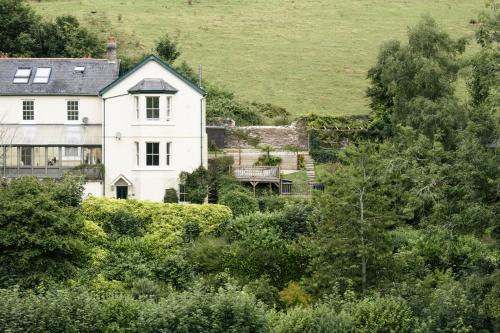 Burgh Island House | Vine House, Bantham in South Devon near to beach in peaceful rural location