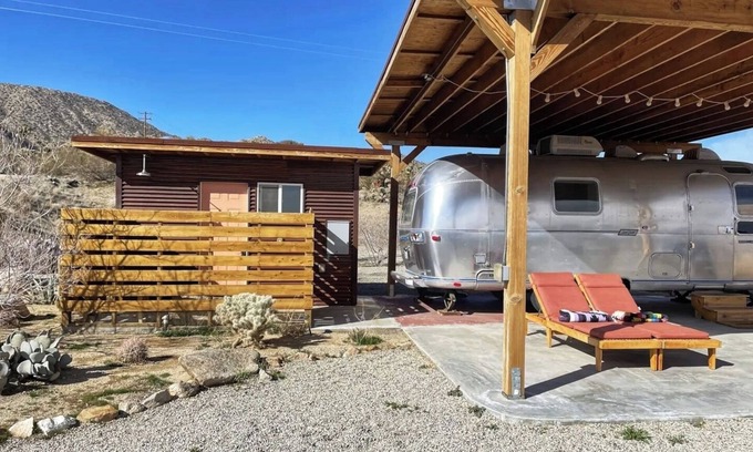 Joshua Tree Highlands House | Vintage Airstream near Joshua Tree National Park