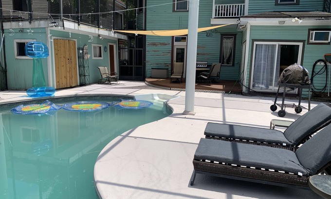 Neartown House | Vintage Montrose House with private pool and gated parking.