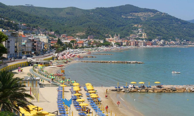 Alassio Apartment | Viola Mare 50m From The Sea, Alassio, Italy