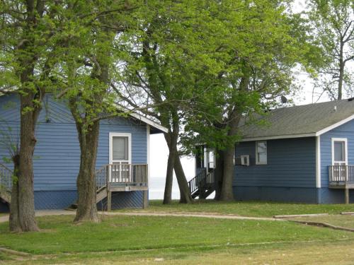 Quinby Resort | Virginia Landing Camping Resort Cabin 2
