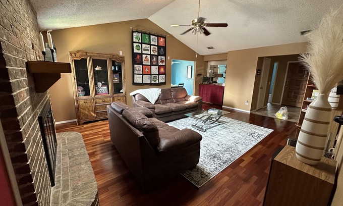 Allen House | Visit the Eagle's Nest for the Comforts of Allen