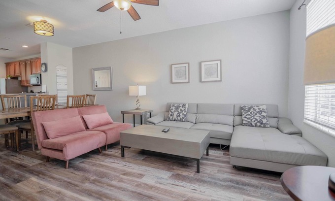 Florida Central Atlantic Coast House | Vista Cay Luxury Bella. Walk to Epic Universe and the OCCC