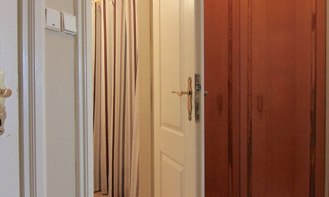 Hradcany Apartment | Vlašská 7, Beautiful Historic 16th Century Apartment for 2/3 near the Castle