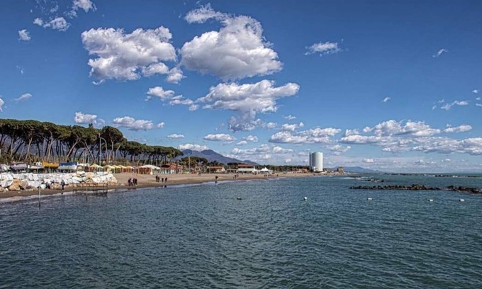 Cinquale Apartment | Vrbo Property