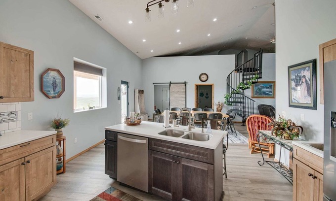 Ogallala House | Vrbo Property