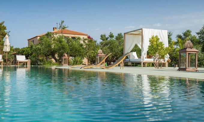 Vromonerion Villa | Vrysomylos - Unique Villa on the beach front
