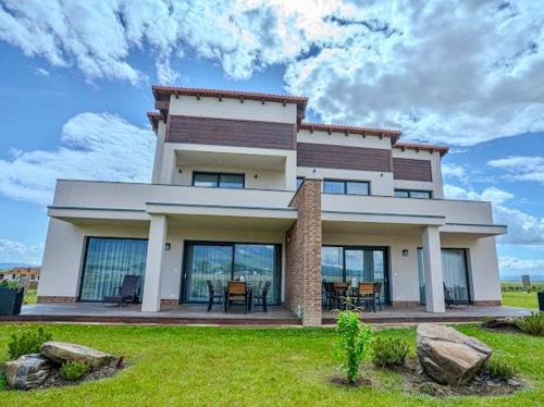 Mlynica Villa | Vysoké Tatry house for 27 people ISC RESORT MLYNICA