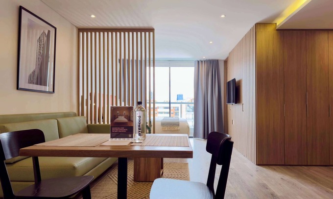 San Patricio Apartment | w* | Polished Loft w/Balcony in Santa Bárbara