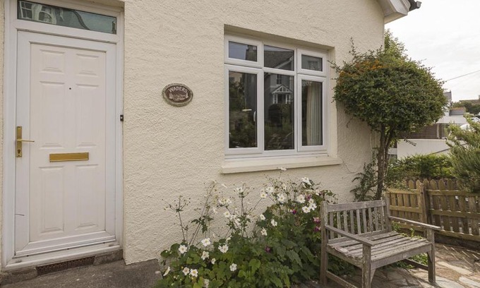 Salcombe House | Waders