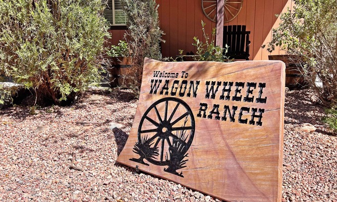 Pahrump House | Wagon Wheel Ranch close to DVNP with hot tub and cowboy pool