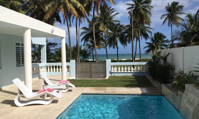 Rio Abajo House | Wake up to the ocean! True beachfront living.