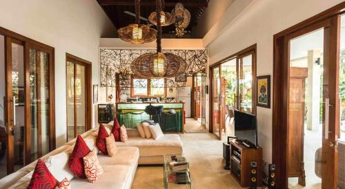 Kalisada Villa | Wake up to the Sea of Bali Beachfront luxury plus