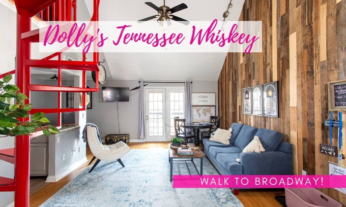 Rutledge Hill Condo | Walk 2 Broadway! Balcony & Free Parking!