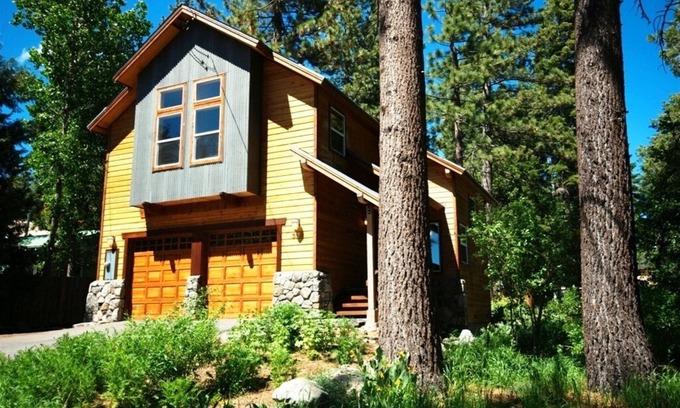 Tahoe City Cabin | Walk Everywhere in Tahoe City! Hot Tub!