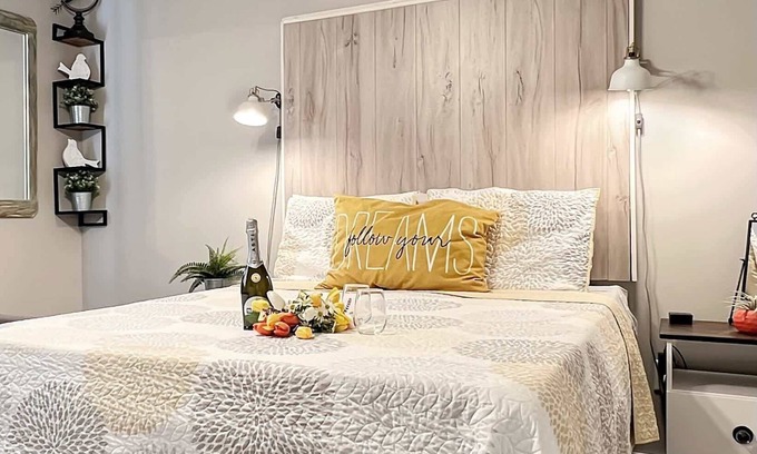 Notch Estates Condo | WALK IN, pool, Close to SDC, Hiking, Hidden Gem