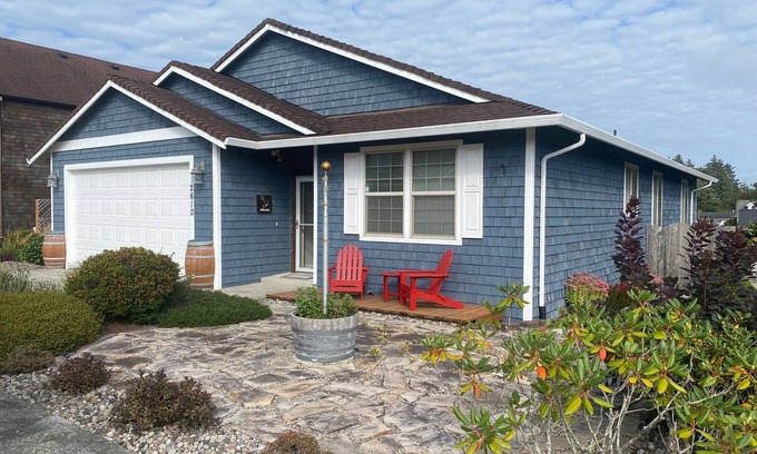 Long Beach House | Walk to beach, Discovery Trail, and Golf Course