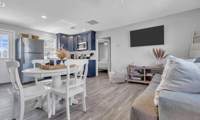 Seaside Heights Apartment | Walk to Beach & Parking with BBQ+Laundry & Linens+Towels