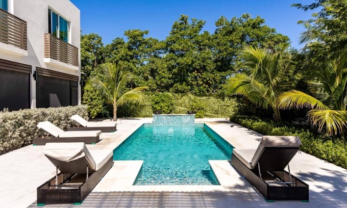 Grace Bay House | Walk to Beach! Pristine 4BR W/Pool-CV41-12