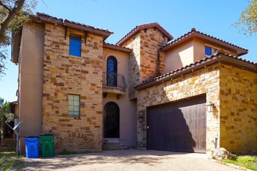Lakeland Park House | Walk to Boat Launch Stylish Austin Gem