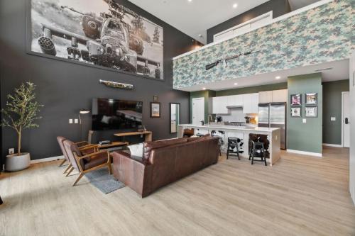Downtown Nashville Apartment | Walk to Broadway, Pool, Gym, Parking at Cowboys & Playboys in Downtown Nashville