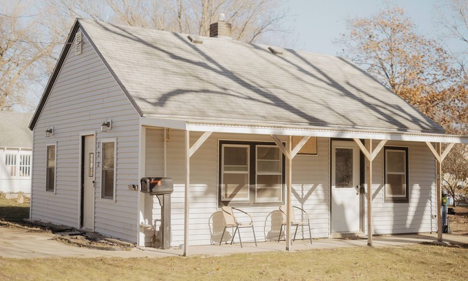 Sioux Center House | Walk to Cafe & Mall, One Mile to Dordt, Dog Theme